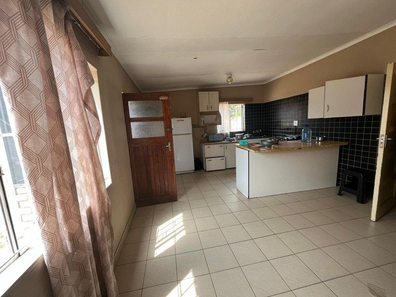 🔥 HIGH-INCOME INVESTMENT OPPORTUNITY! 🏡 FOR SALE | WINDHOEK NORTH 💰 N$ 3,150,000 (Excl. Costs)  ✨ Earn N$ 35,000/month from day ONE! - Photo 4