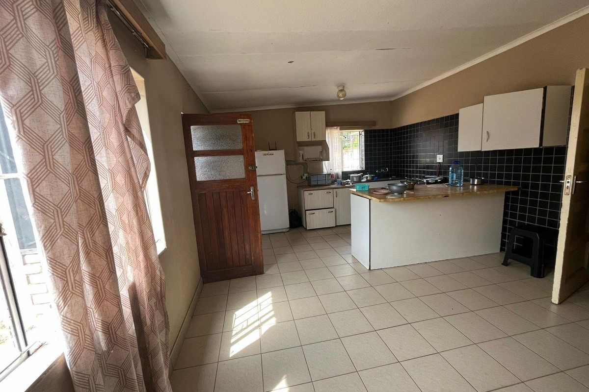 🔥 HIGH-INCOME INVESTMENT OPPORTUNITY! 🏡 FOR SALE | WINDHOEK NORTH 💰 N$ 3,150,000 (Excl. Costs)  ✨ Earn N$ 35,000/month from day ONE! - Photo 4
