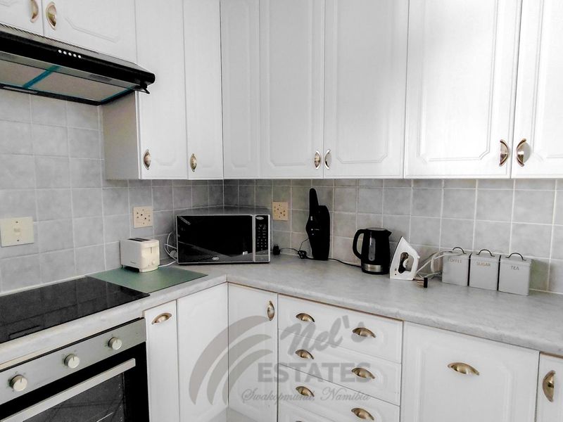 Sea Front Furnished Apartment to Rent in Swakopmund - Photo 10