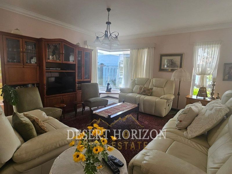 Swakopmund , Mile 4 | Immaculate Coastal Gem – Modern, Secure & Wheelchair-Friendly Living in Mile 4 - Photo 3