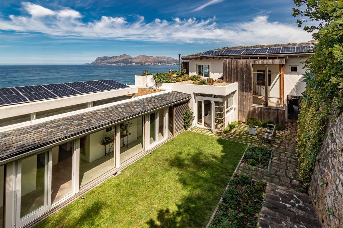 A HOME LIKE NO OTHER......... - Photo 2