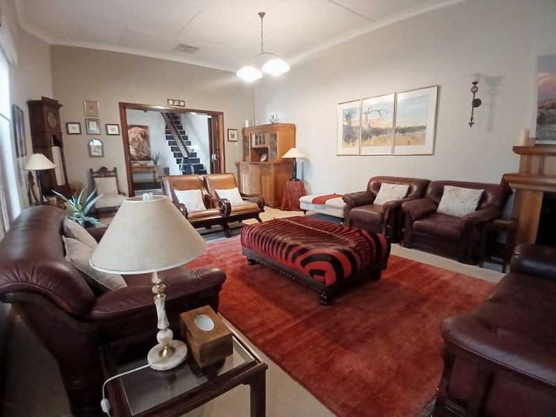 Luxe living with income potential 😊 - Photo 3