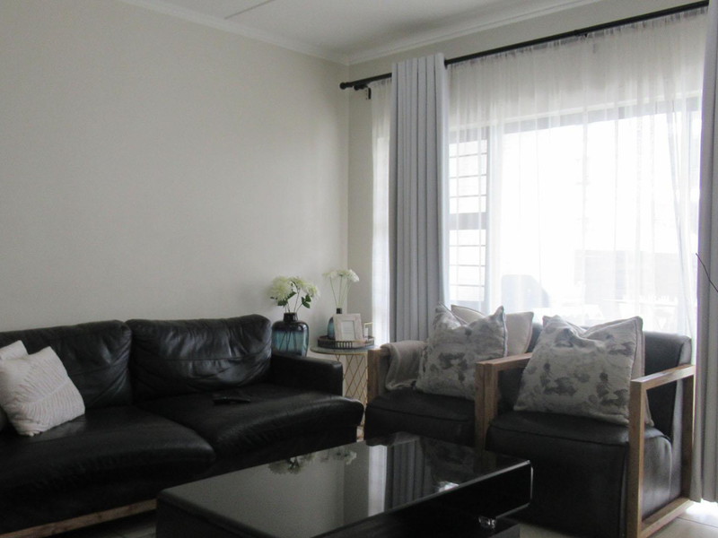 3-bedroom ground floor unit for sale - Photo 5