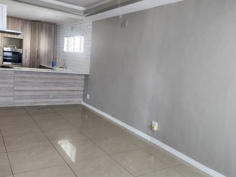 Spacious 2-bedroom house - Photo 9