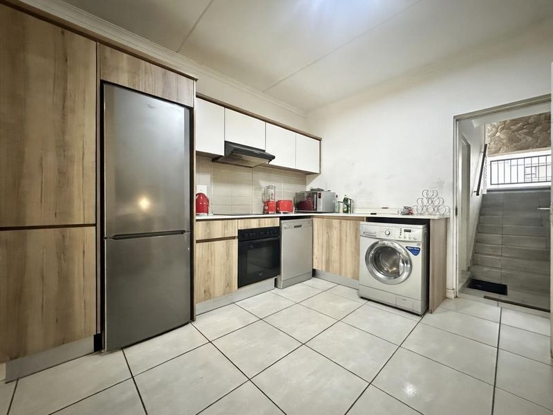 Very Well Priced 2 Bedroom On The Greenbelt For Sale In The Reid!!! - Photo 5