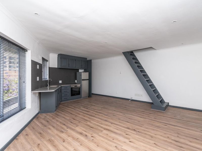 Views, Air BnB, pet friendly and two covered parkings - Photo 8