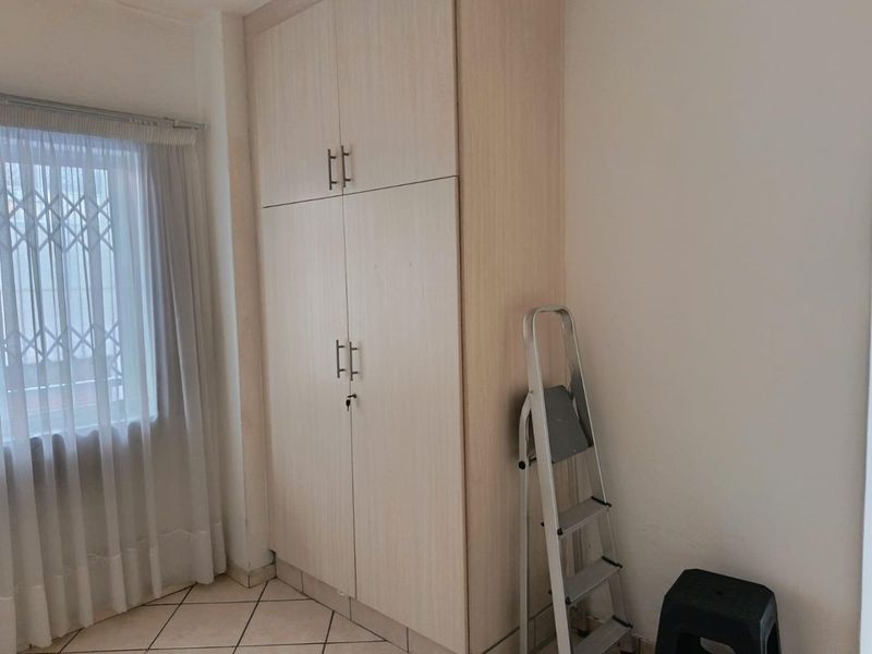 2 Bedroom Flat for sale in Woodhurst - Photo 10