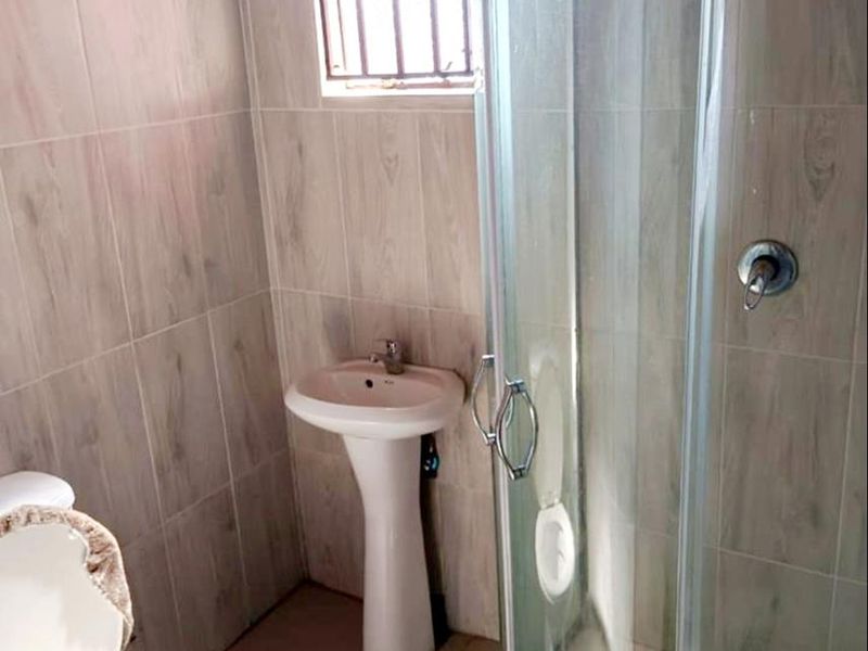 3 bedroom house for sale in Leondale - Photo 6