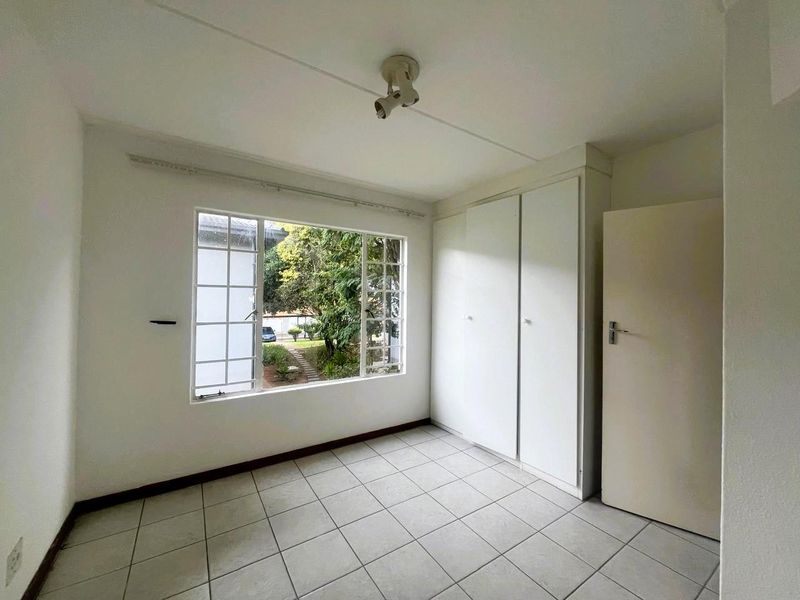 Comfortable Move-in ready - Ground floor 2 Bedroom Apartment - Photo 9