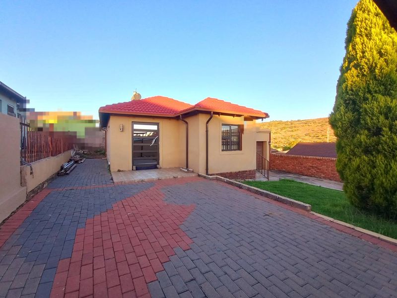 Three bedrooms house for sale in Atteridgeville - Photo 2