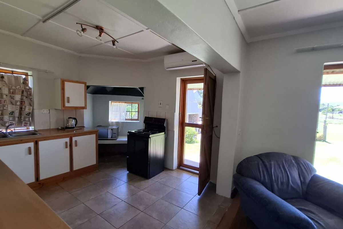 Charming Countryside Retreat with All the Town Conveniences - Photo 5