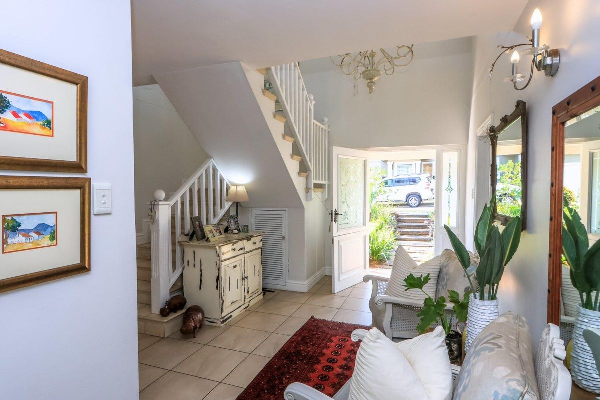 Charming Family Home in a Thriving Village Community - Photo 5