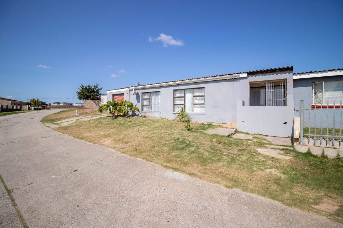 BEAUTIFUL MAINTAINED FAMILY HOME - Photo 2