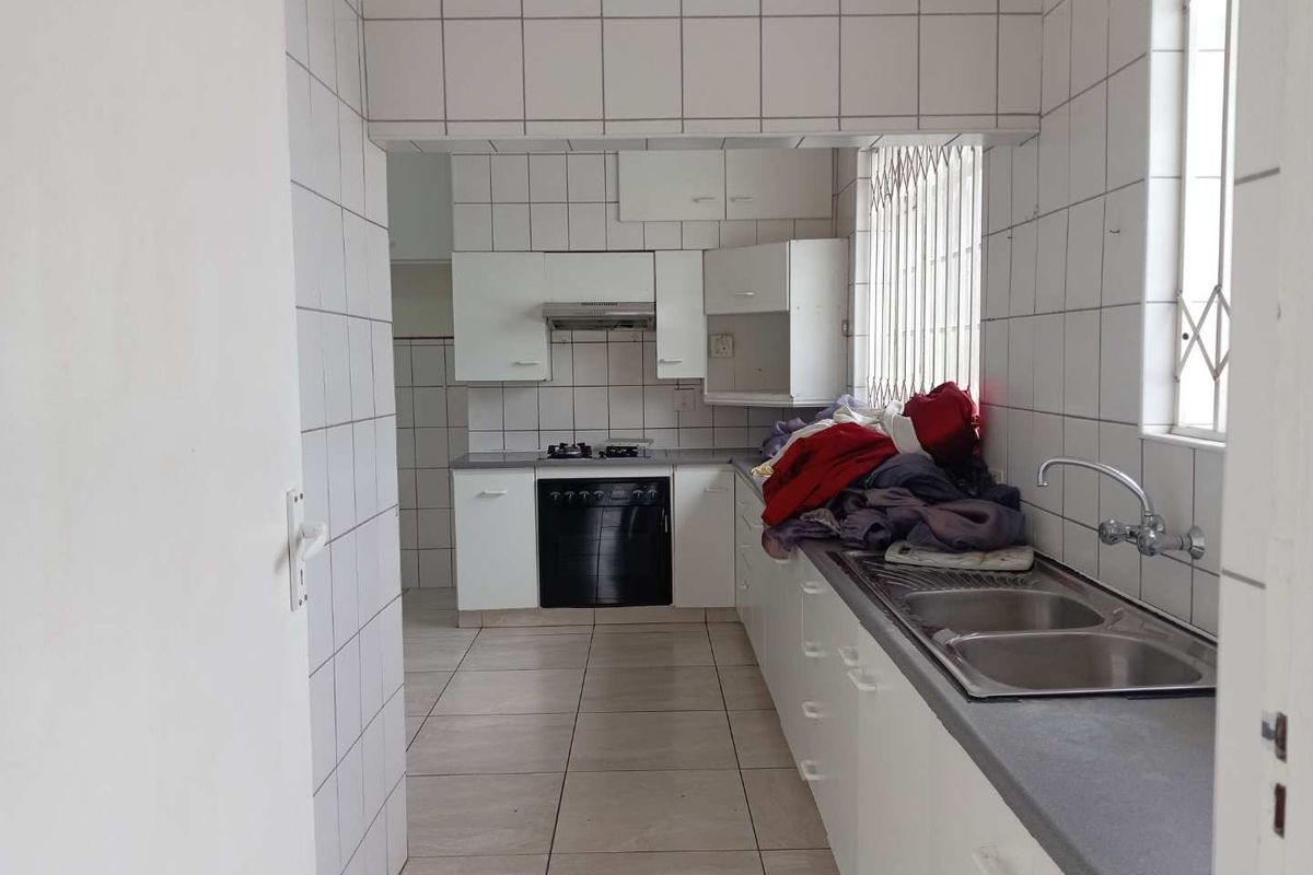 3 Bedroom ,3 Bathroom family home To Let - Photo 4