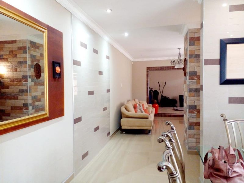 3 Bedroom House for sale in Silverglen - Photo 6