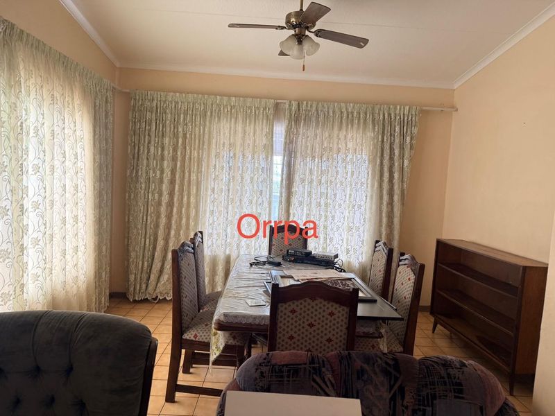 Family Home for Sale -Khomasdal - Photo 4