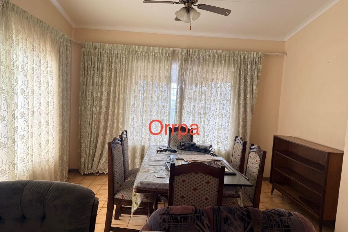 Family Home for Sale -Khomasdal - Photo 4