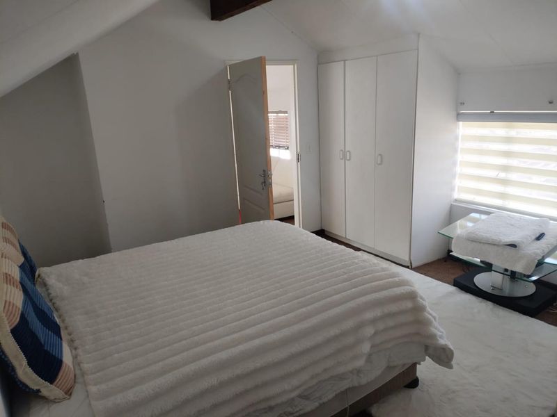 Family Home Offering Space, Comfort & Convenience - Photo 5