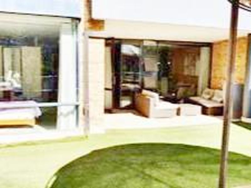 2 BED 2.5 BATH FULLY FURNISHED GARDEN  APARTMENT - Photo 3