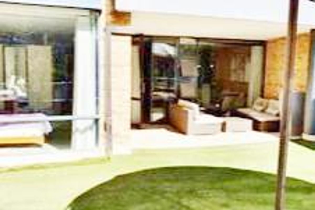 2 BED 2.5 BATH FULLY FURNISHED GARDEN  APARTMENT - Photo 3