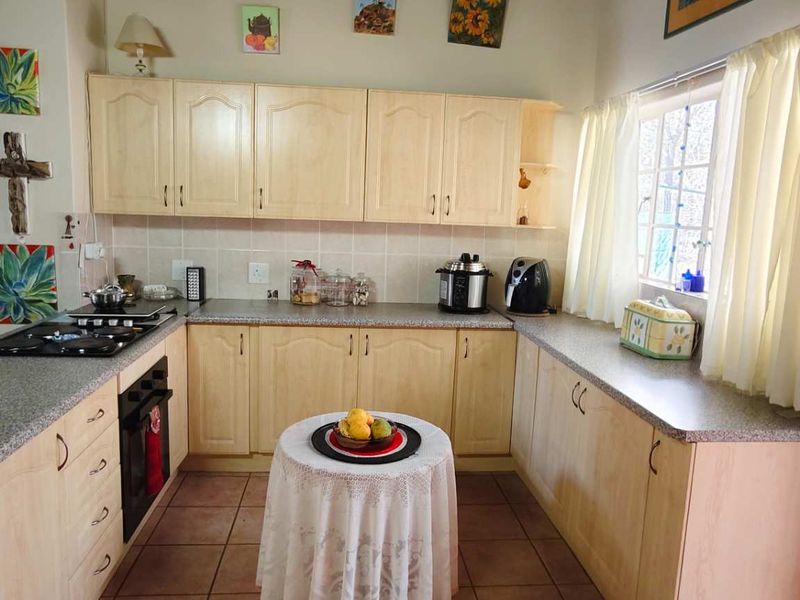 Serene Green Belt Views from This Lovely 3-Bed Home - Photo 10