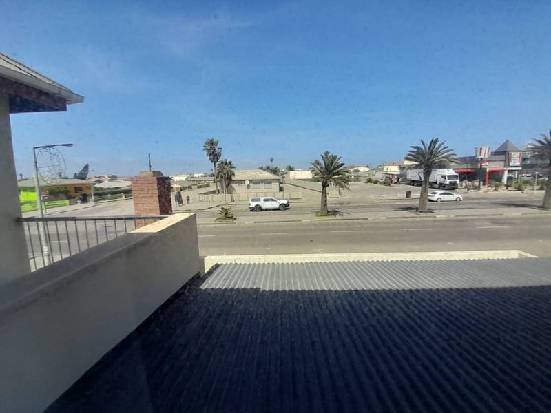 Double Storey Townhouse close to Heart of the Town - Photo 4