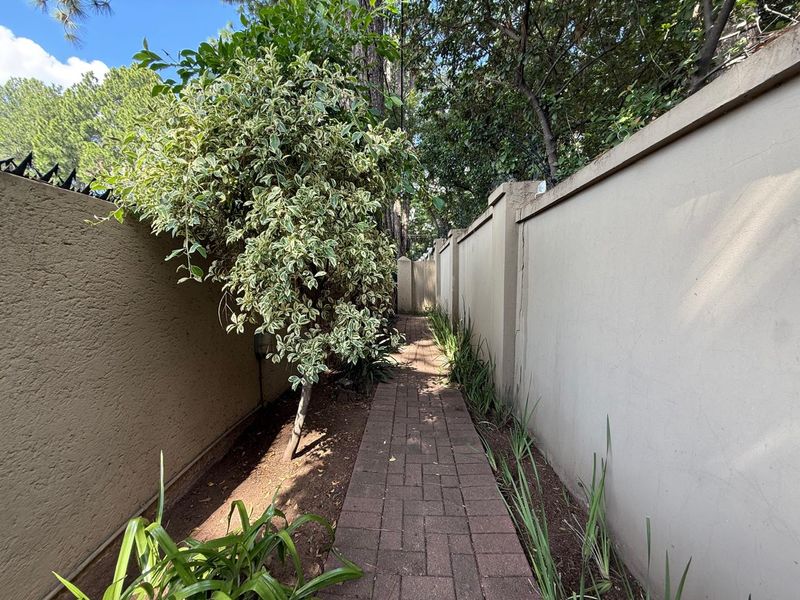 Modern 1 Bedroom Open Plan Flat in Rivonia Available for Rent - Photo 8