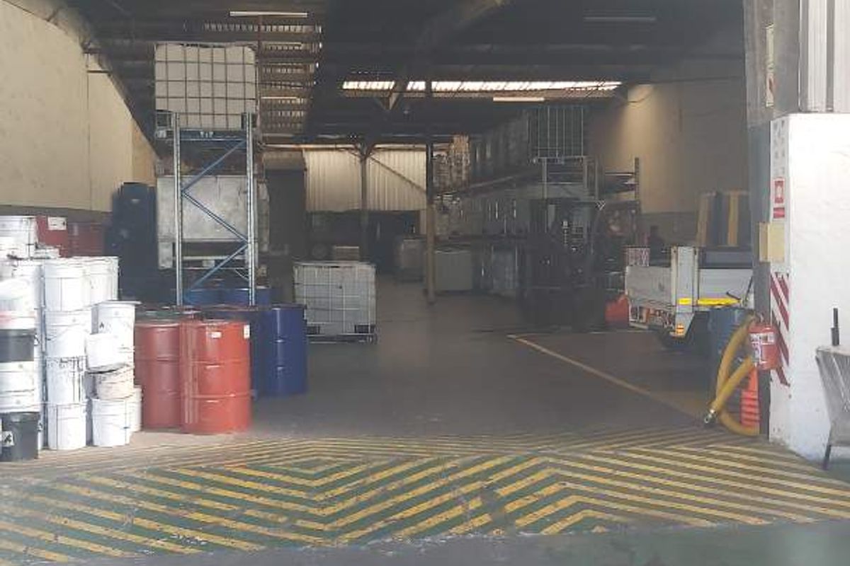 Warehouse/Distribution/manufacturing facility to let in Wilsonia. - Photo 2