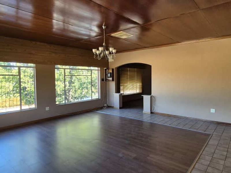 Spacious Family Home for Sale in the Central of Okahandja! - Photo 6