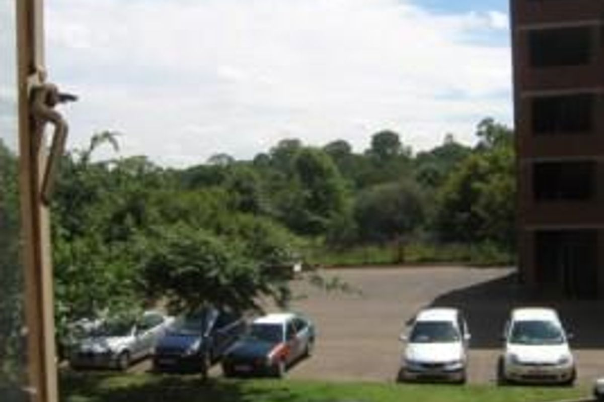 TWO BEDROOM APARTMENT IN CENTURION -AVAILABLE : IMMEDIATELY. - Photo 2