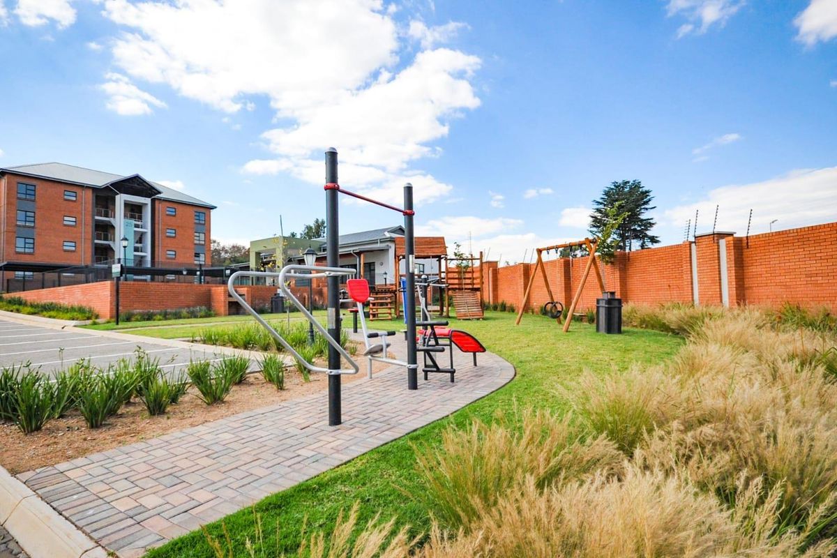 Stunning Garden Unit - Photo 4