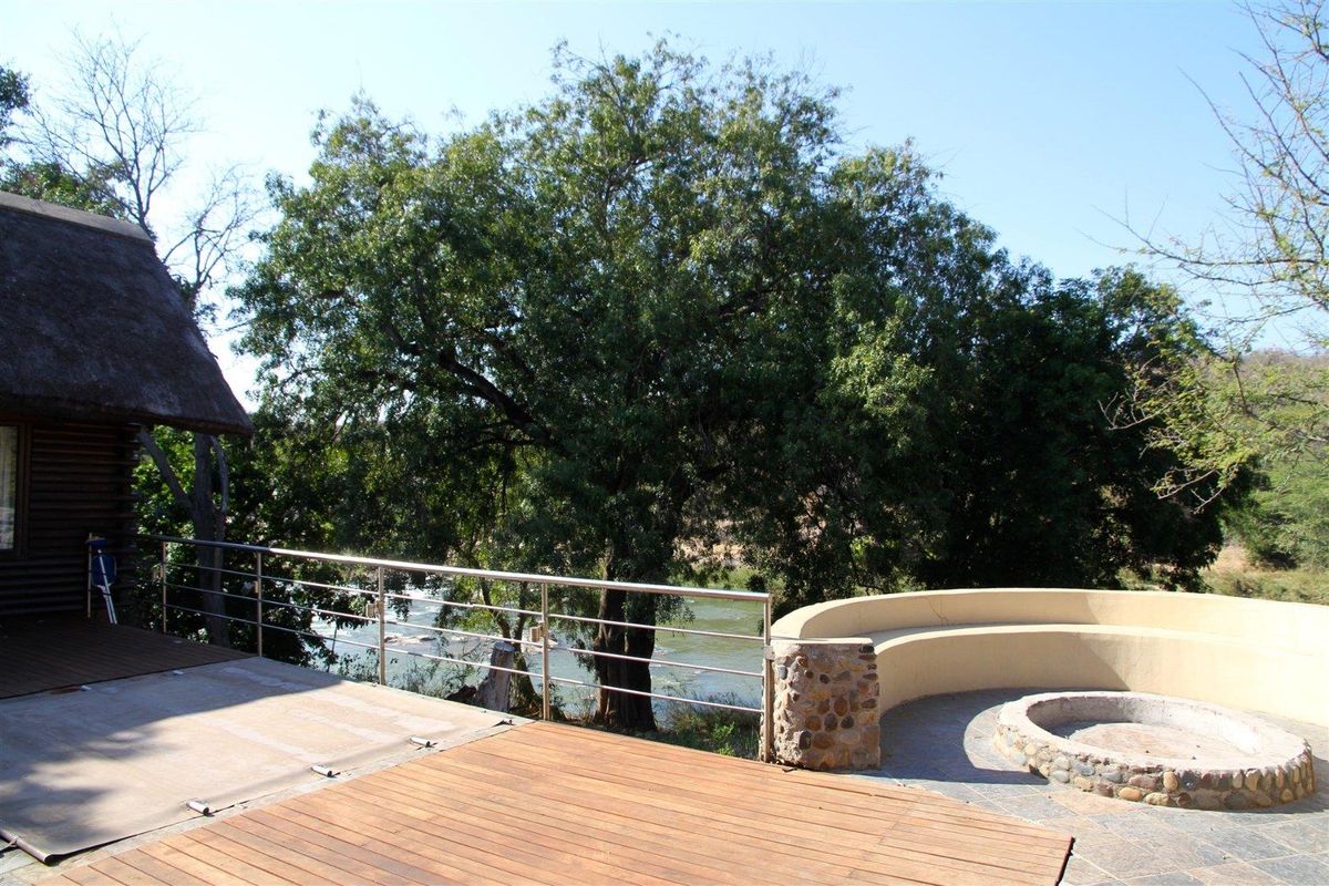 Prime location overlooking the Olifant’s River. - Photo 3