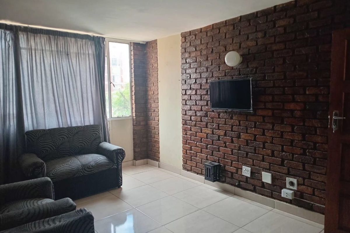 Stunning 2 Bedrooms Apartment for Sale - Photo 4