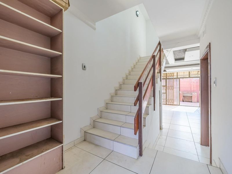 2-Bedroom Home with Pool in Fields Hill, Pinetown - Photo 2