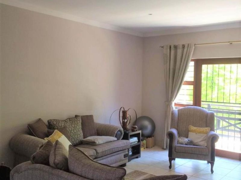 2 BEDROOM UPSTAIRS APARTMENT IN A SECURE COMPLEX – PRETORIUSPARK FOR RENT - Photo 3