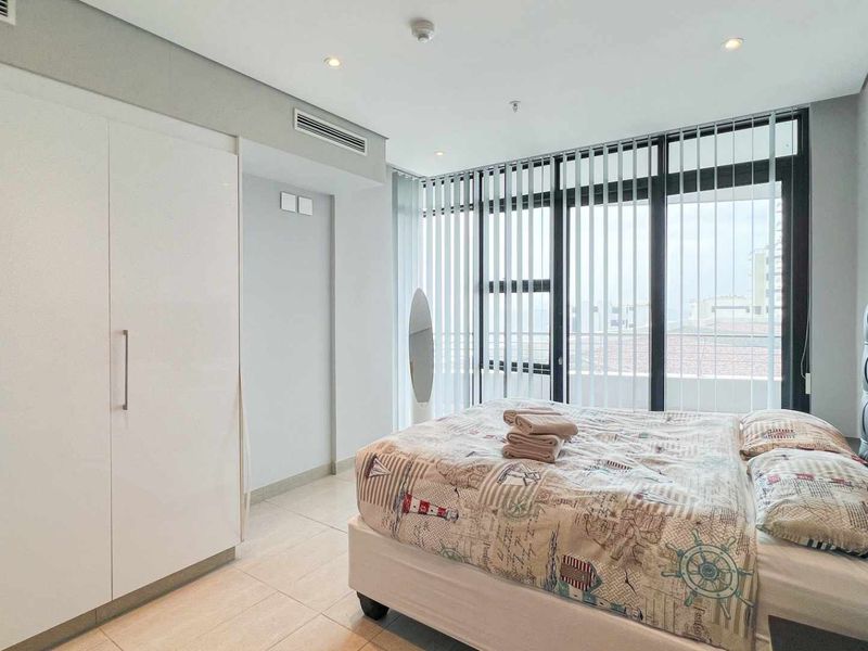 3 BEDROOM | 3 BATHROOM APARTMENT - Photo 8