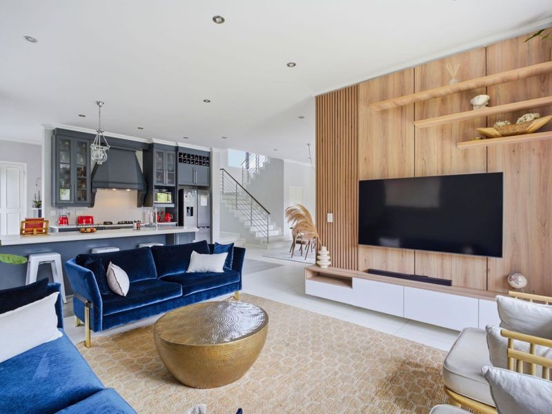 Modern Four Bedroom Home For Rental in Waterfall Country Village Estate - Photo 3