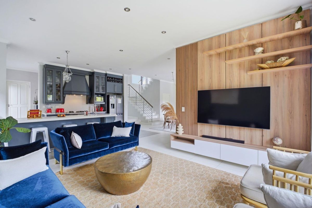 Modern Four Bedroom Home For Rental in Waterfall Country Village Estate - Photo 3