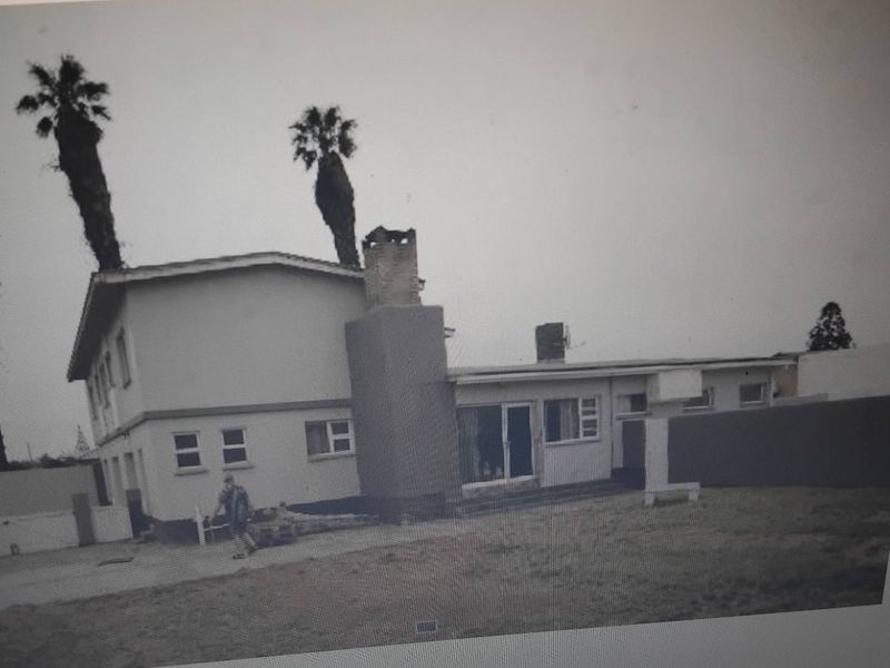 5 Bedroom Doubley Storey house - Very well maintained building and roof - Photo 3