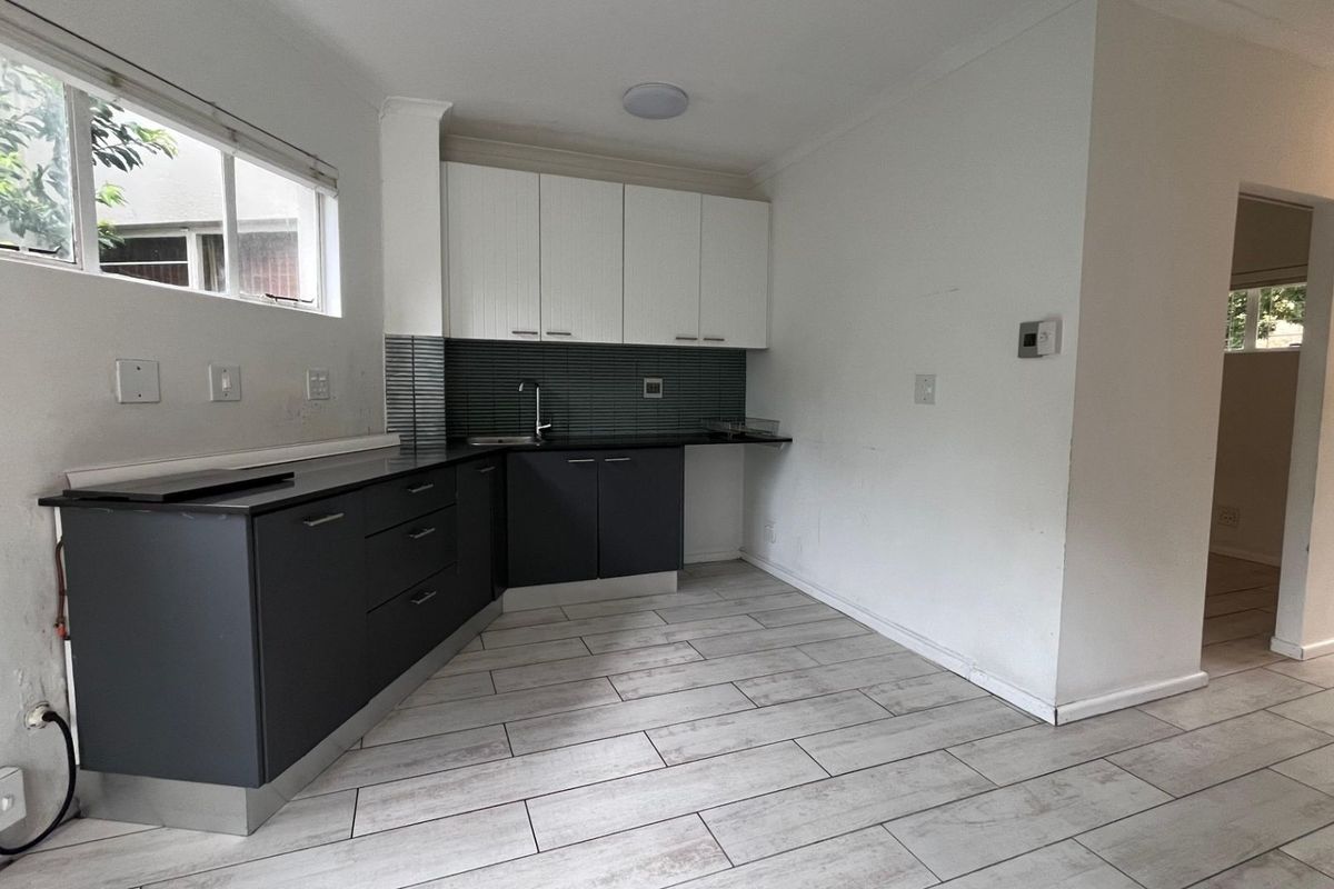 1 Bedroom apartment high up in Tamboerskloof (c) - Photo 3