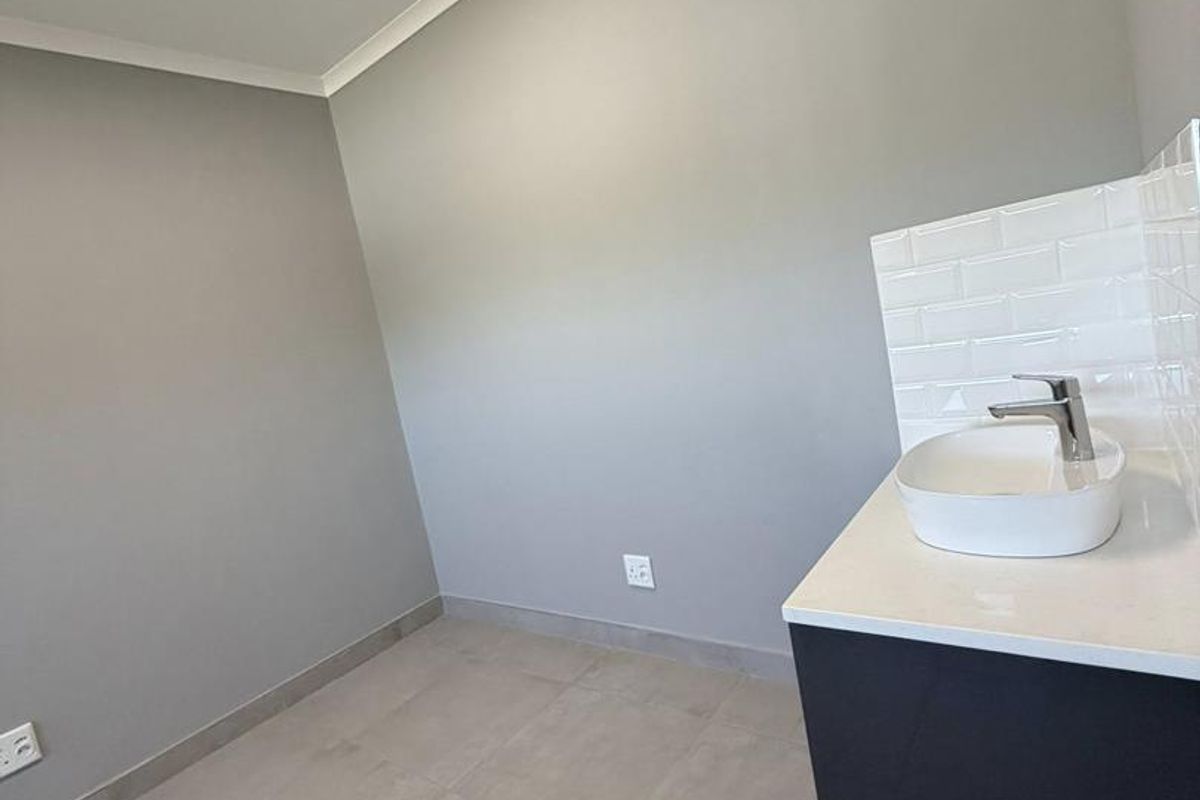 Eros- To Let-N$20 000 - Photo 4