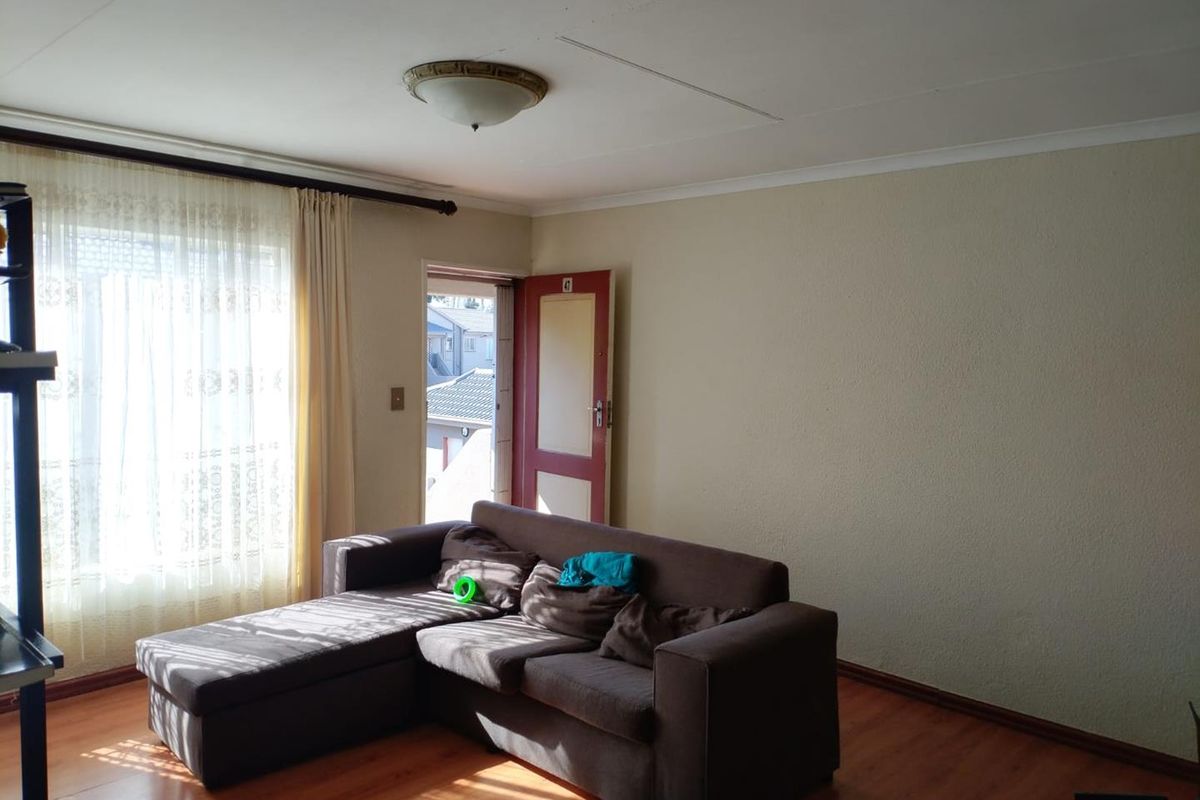 UTILITIES INCLUDED | Spacious 2-Bedroom First-Floor Unit - Photo 3
