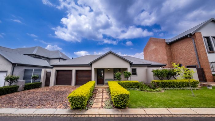 Property #2432395, House Pending Sale in Heritage Hill