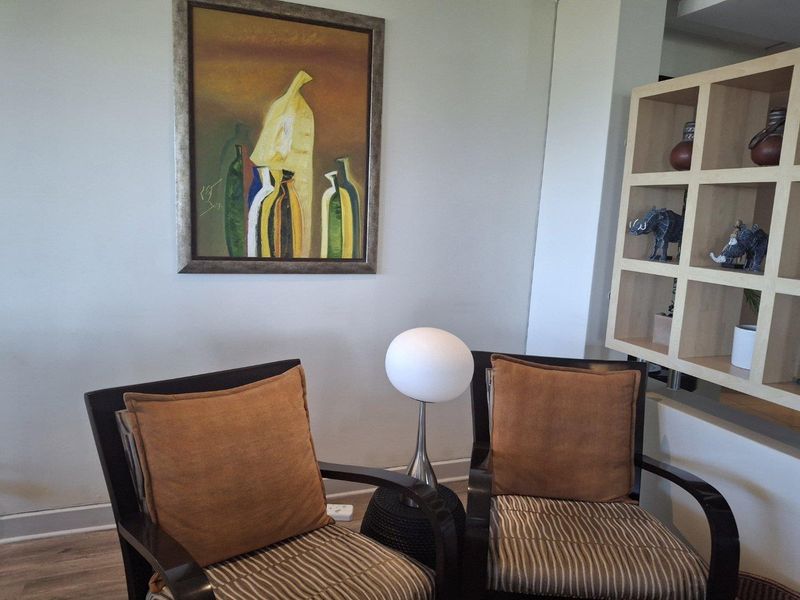 AN EXQUISITE THREE BEDROOM FURNISHED PENTHOUSE - Photo 8