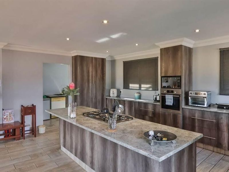 Hillside Haven: Modern Living, Panoramic Views in Kloof - Photo 4