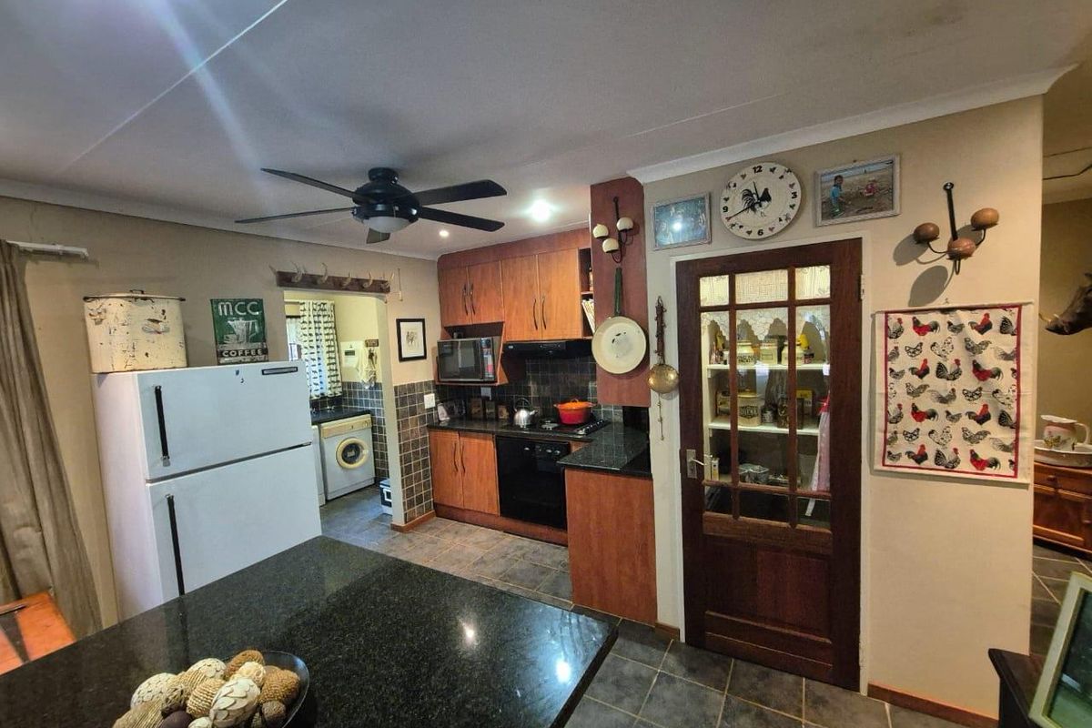 Embrace Tranquility: 3-Bed Retreat Near Nature Reserve - Photo 3