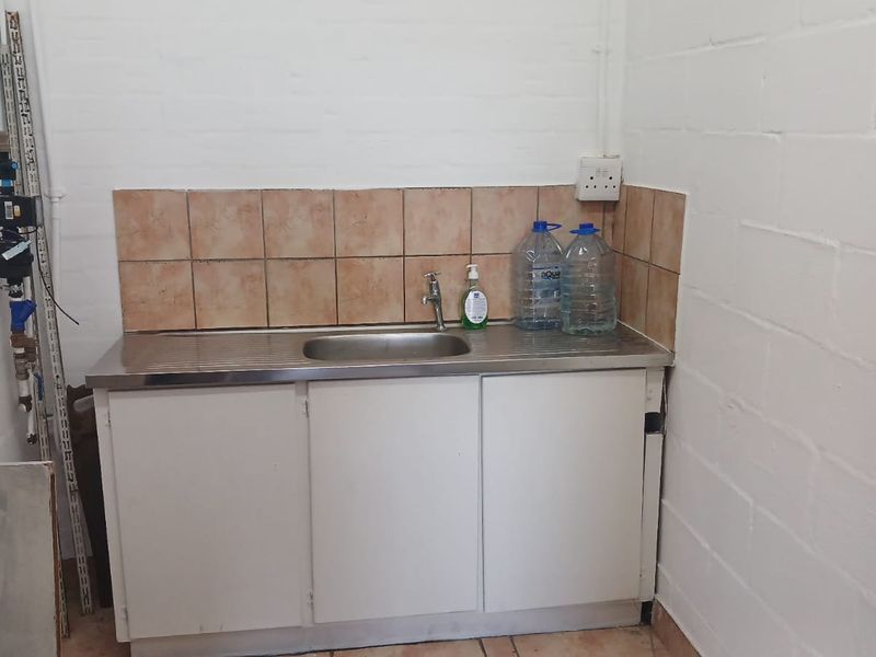 90 sqm Retail Space To Let | Ottery Value Centre - Photo 8