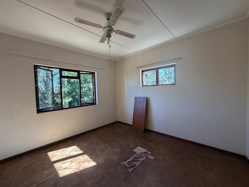 Hendra - Renovators Dream in Parkhill with endless Potential - Photo 10