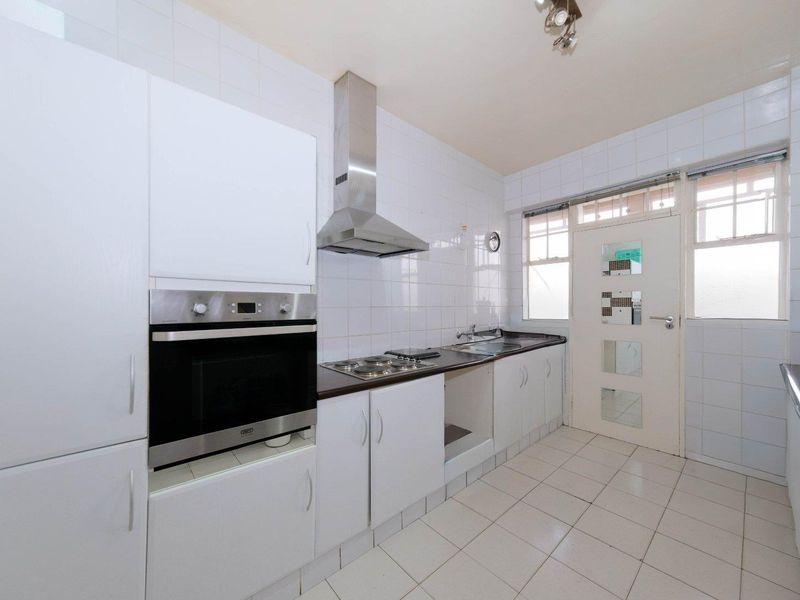 Exciting new find in this sought after complex Chartwell! - Photo 7