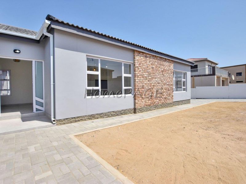 Ext 9, Swakopmund:  New 3 Bedr Home with 2 Bedr Flat is for Sale - Photo 2